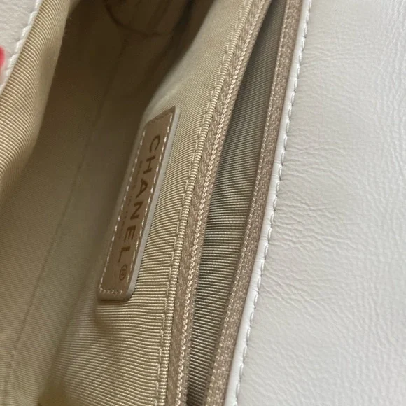 Chanel Quilted Leather Logo chained Flap Bag - Picture 4 of 5